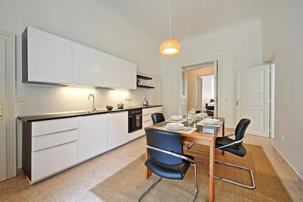 Louvre Apartment Πράγα